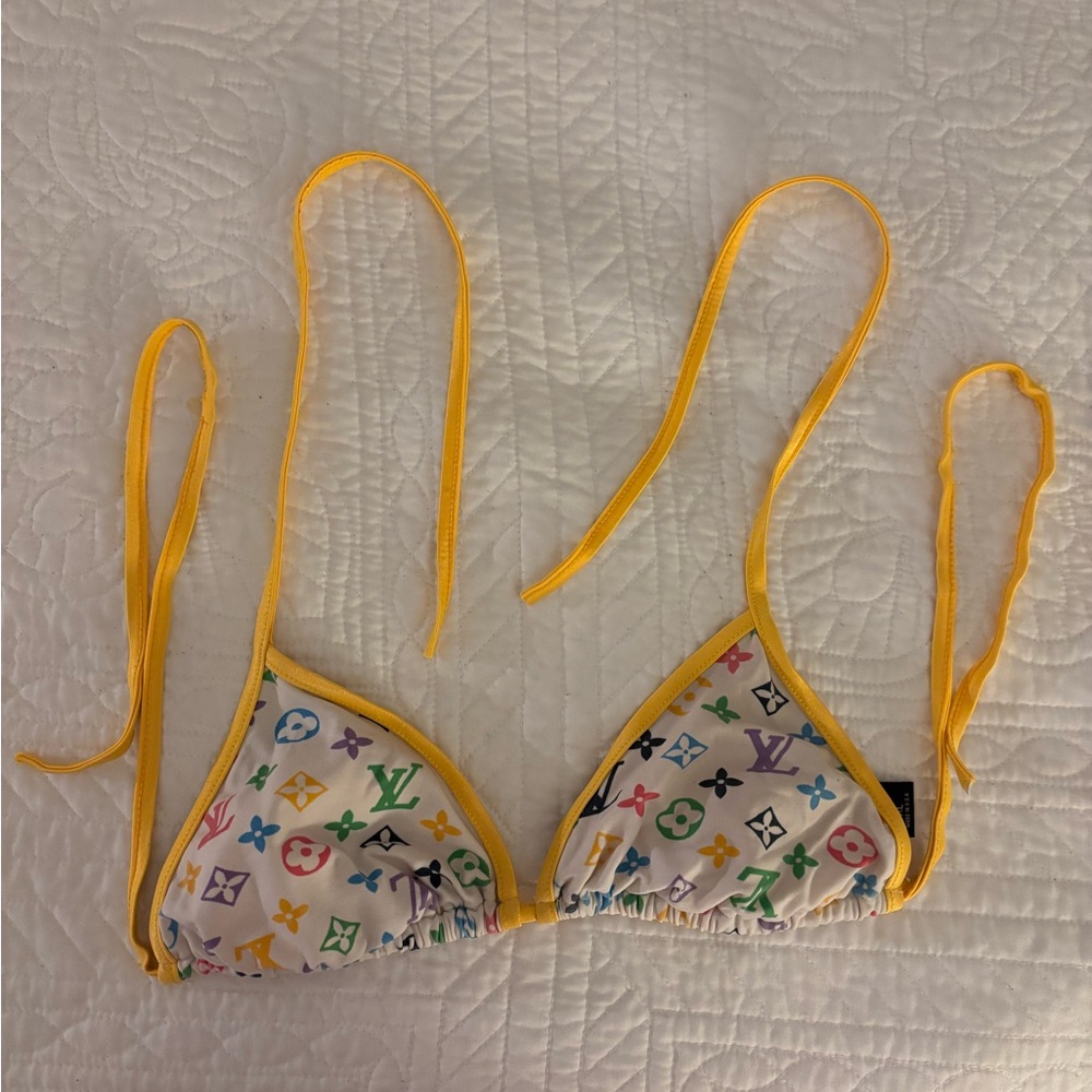 Louis Vuitton Bikini Top (FAKE)
But still cute!